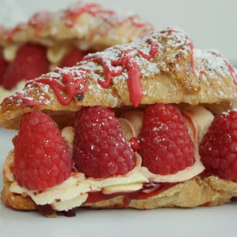 in croissant Flavour Compound; Peach - 1kg bottle